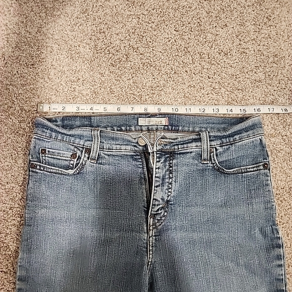 VTG Levi 512 Women's 12/Medium boocut jeans 30 in inseam - Picture 4 of 8